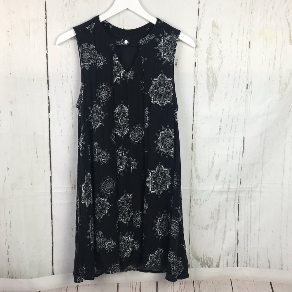Staccato Black Floral Medallion Print Sleeveless Rayon Tent Dress Women …